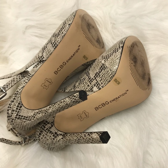 BCBGeneration Heels 8 M - Picture 6 of 8